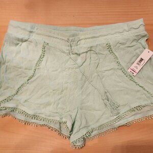 NWT! No Boundries womens shorts